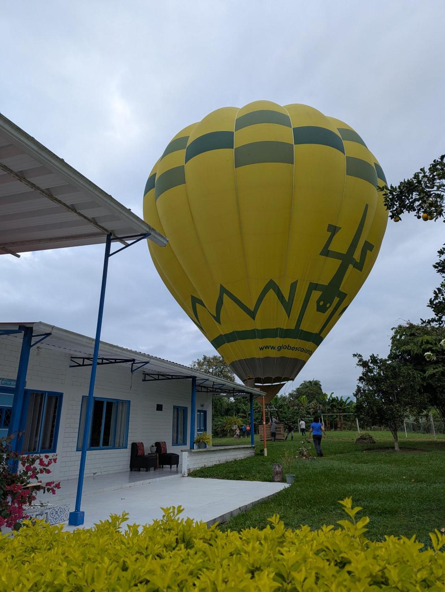 La Bella Vista Guest House Calarca Luaran gambar